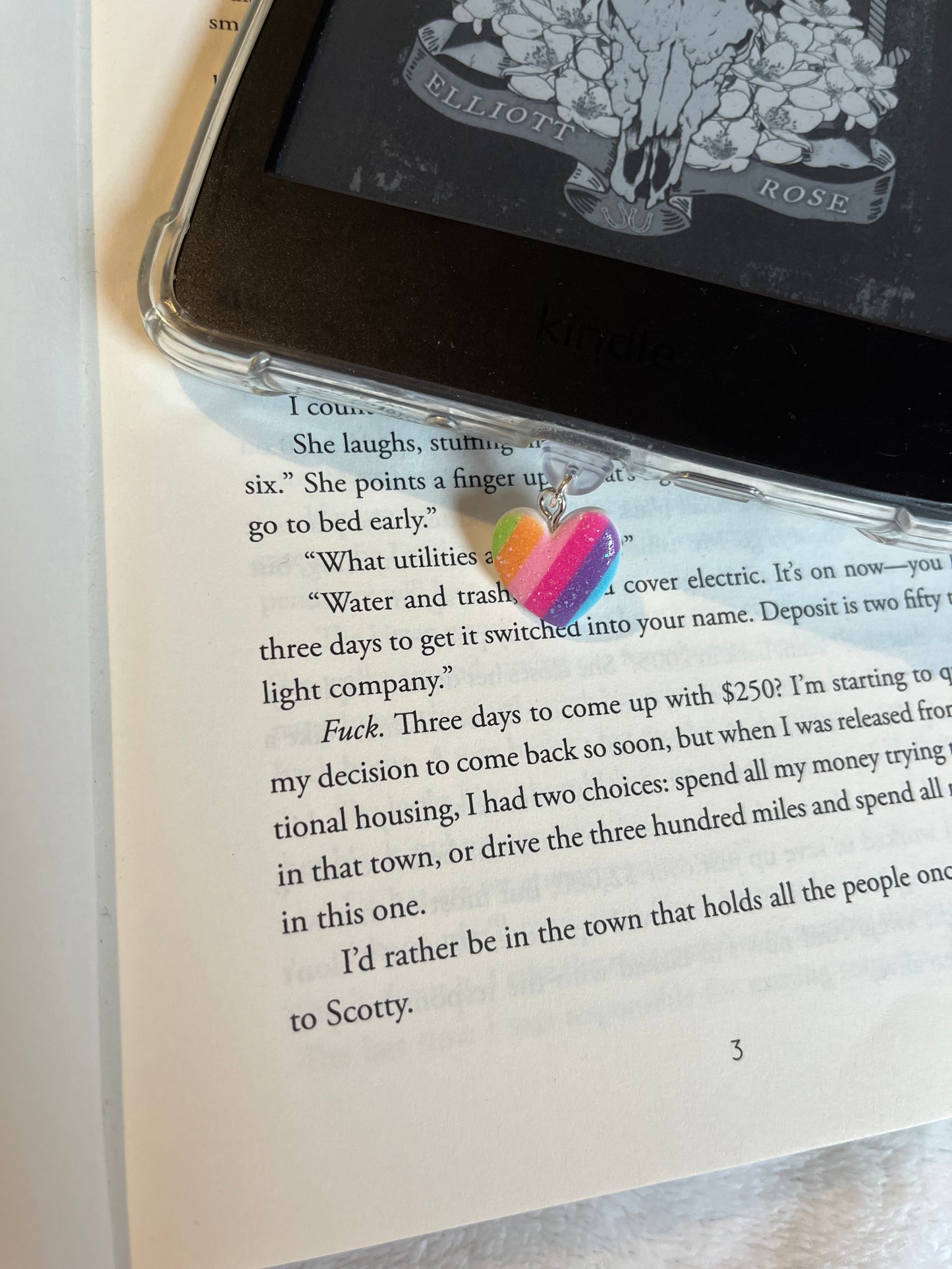 Rainbow heart dust plug