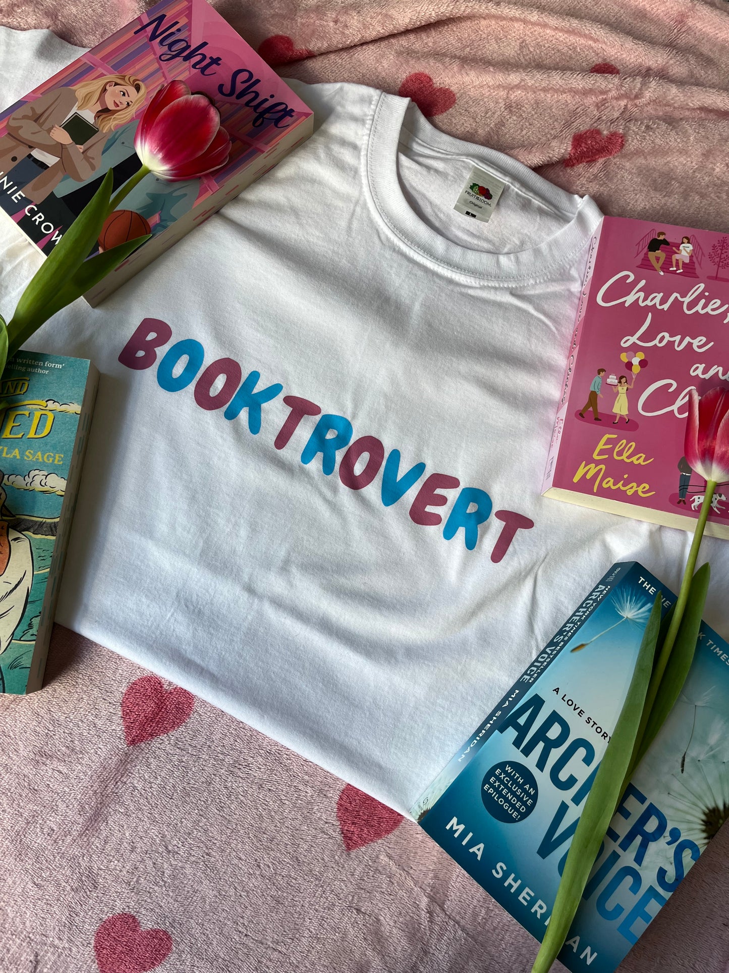 Booktrovert T-shirt