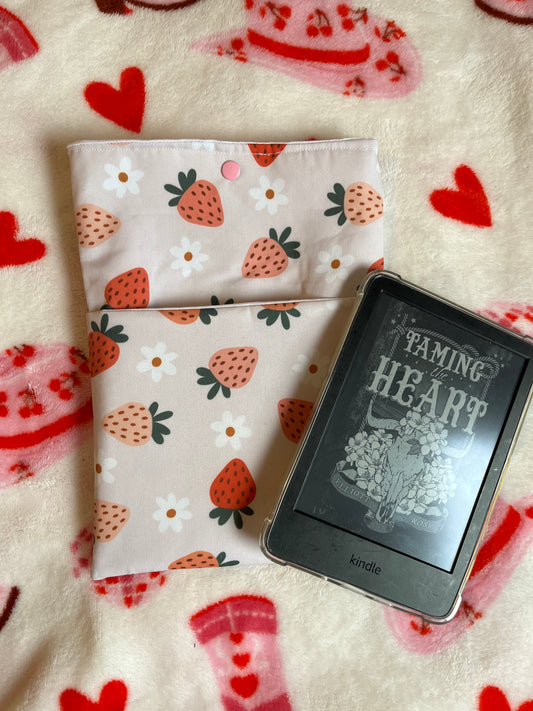 Strawberry booksleeve