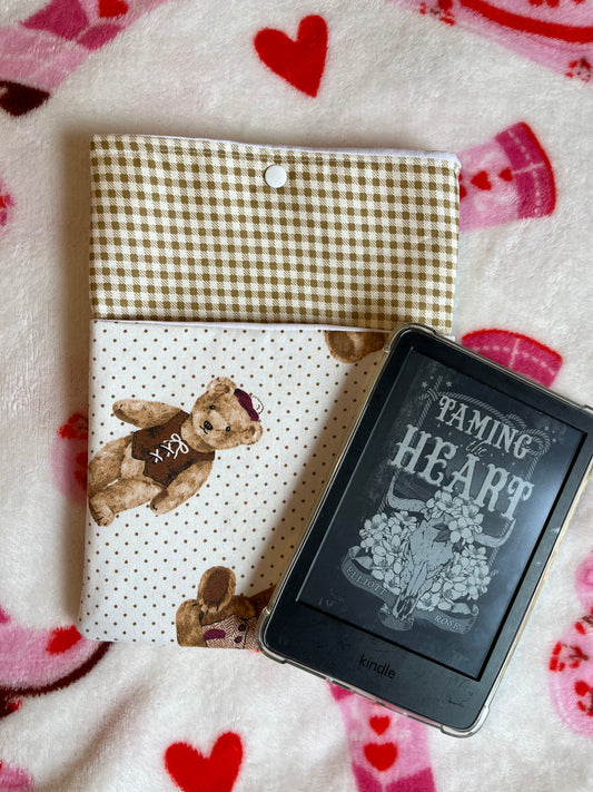 Teddy bear kindle sleeve